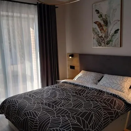 Hospitality By The Lake Apartment Sibiu