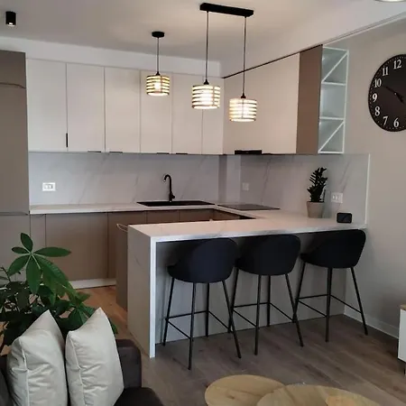 Apartment Hospitality By The Lake